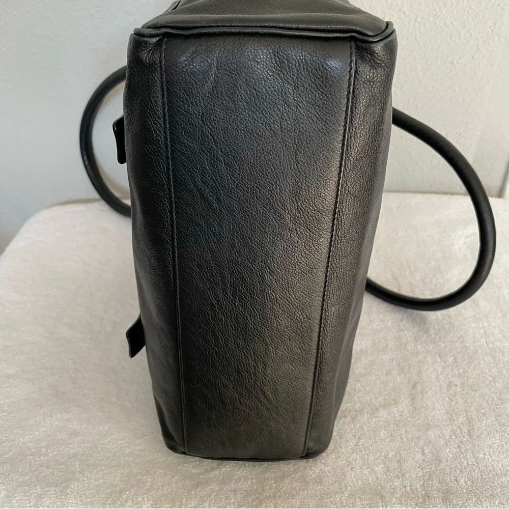 See By Chloe Black Leather Zipper Tote Bag - Picture 9 of 17